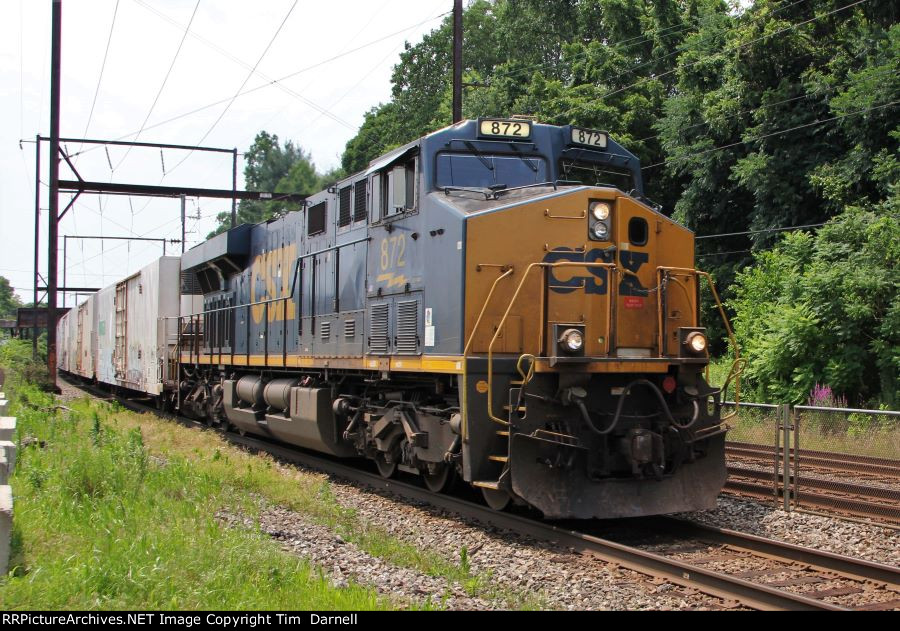 CSX 872 on Q032